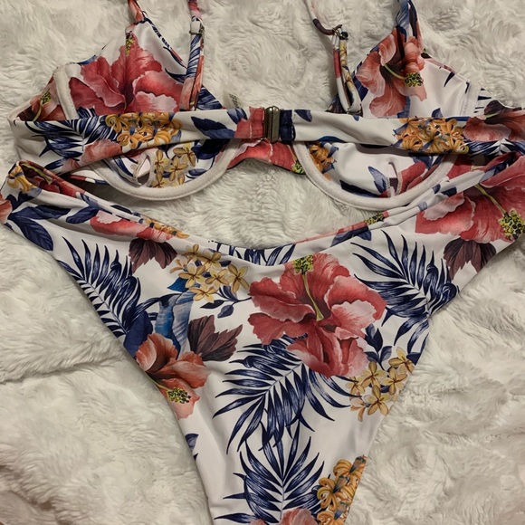 ZAFUL floral bathing suit - Picture 3 of 4